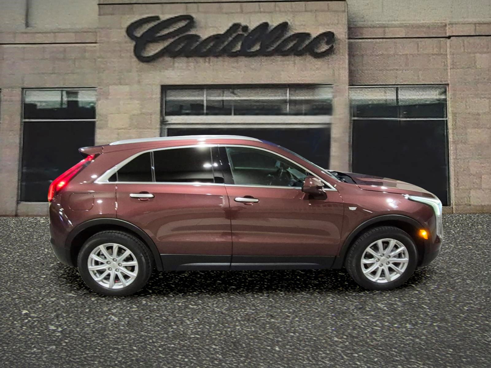 Certified 2023 Cadillac XT4 Luxury w/ Cold Weather Package image 10