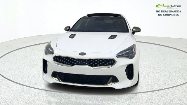 Used 2020 Kia Stinger GT1 RWD image 2