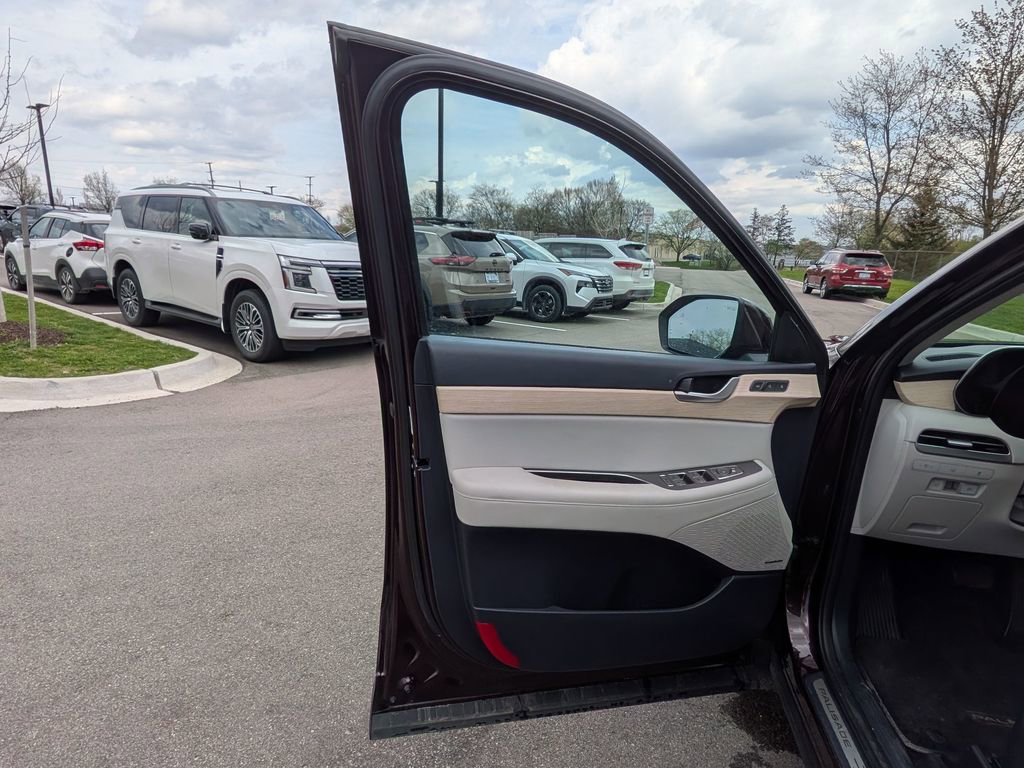Used 2023 Hyundai Palisade Limited AWD/4WD image 14