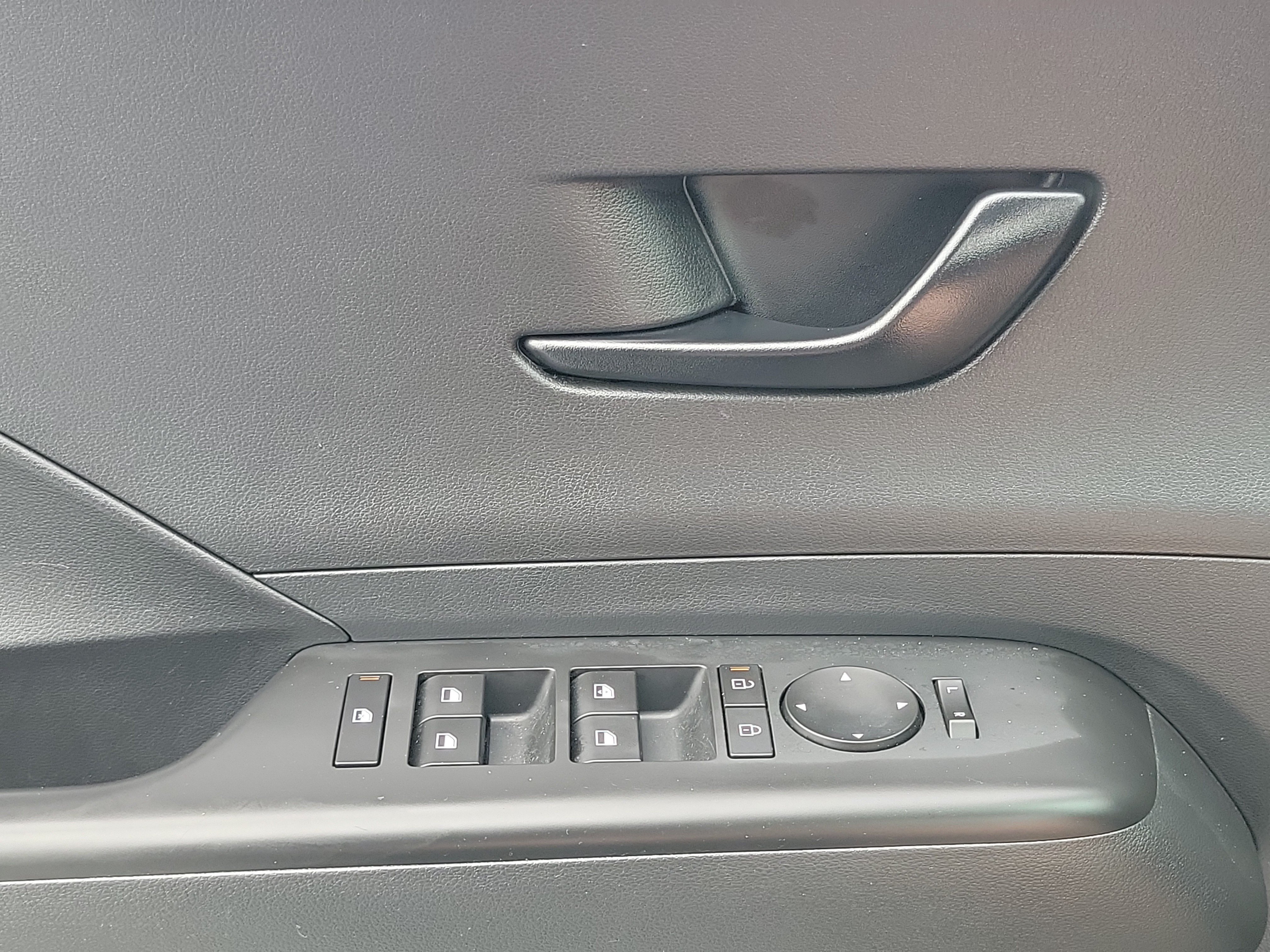 Certified 2026 Hyundai Kona SE FWD image 15