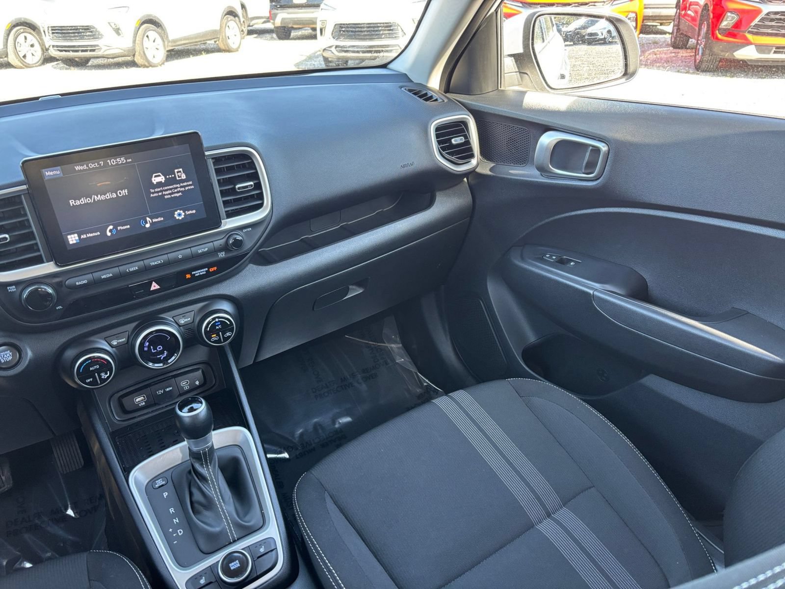 Used 2026 Hyundai Venue SEL FWD image 35