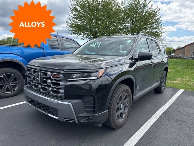 Certified 2026 Honda Pilot TrailSport image 4