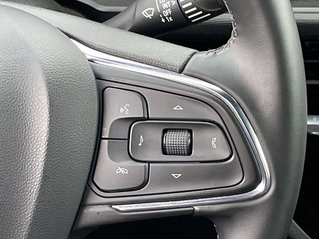 Used 2025 Buick Envista Sport Touring image 13