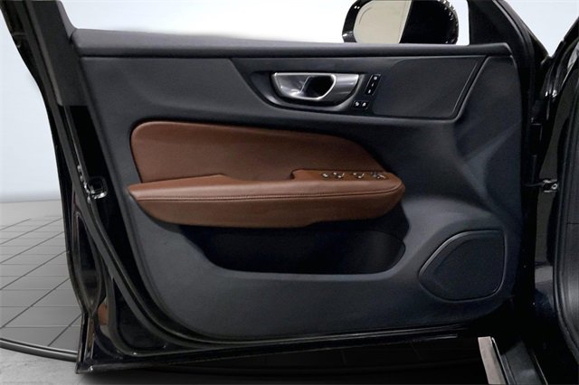 Certified 2025 Volvo V60 B5 Cross Country Plus image 24