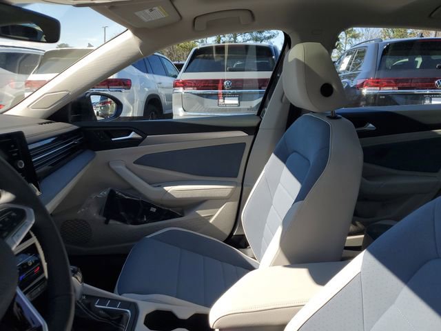 New 2026 Volkswagen Jetta SE FWD image 16