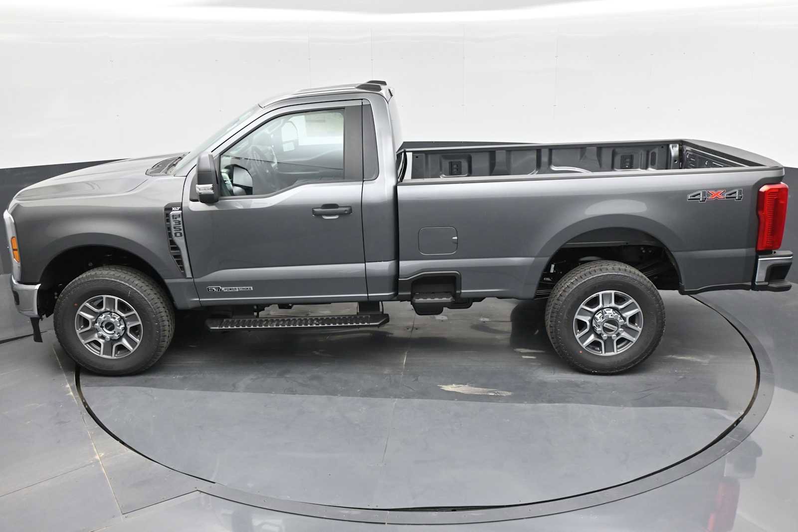 New 2025 Ford F350 XLT image 17
