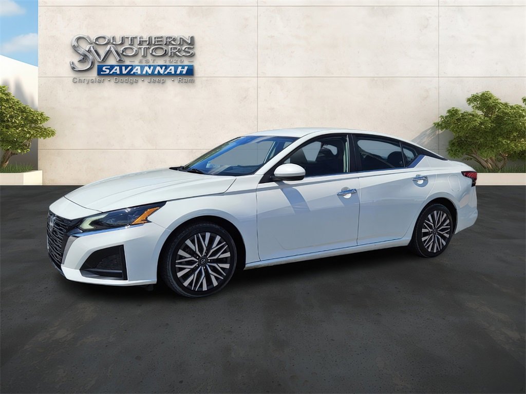 Used 2023 Nissan Altima 2.5 SV