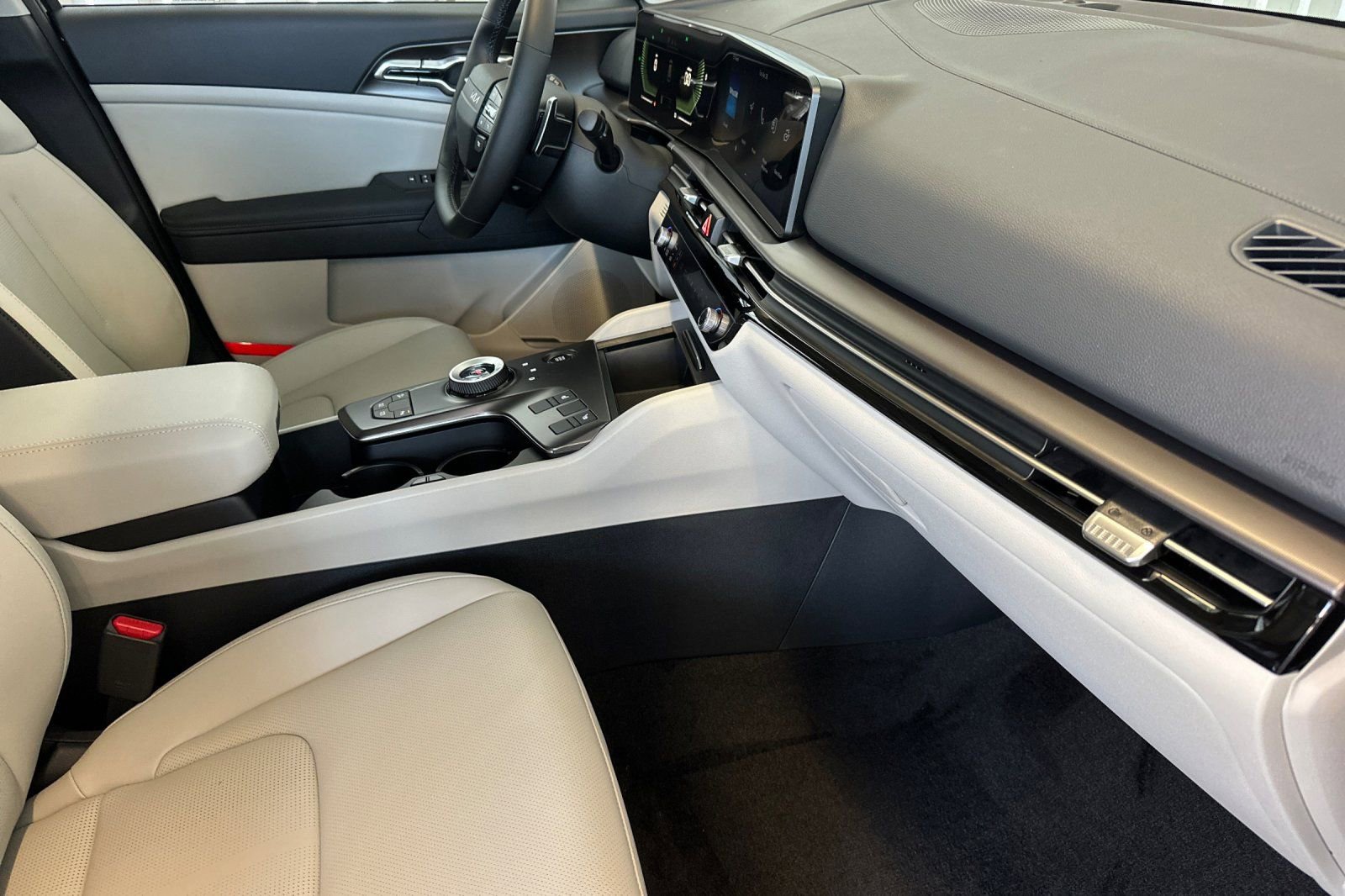 New 2026 Kia Sportage EX AWD/4WD image 16