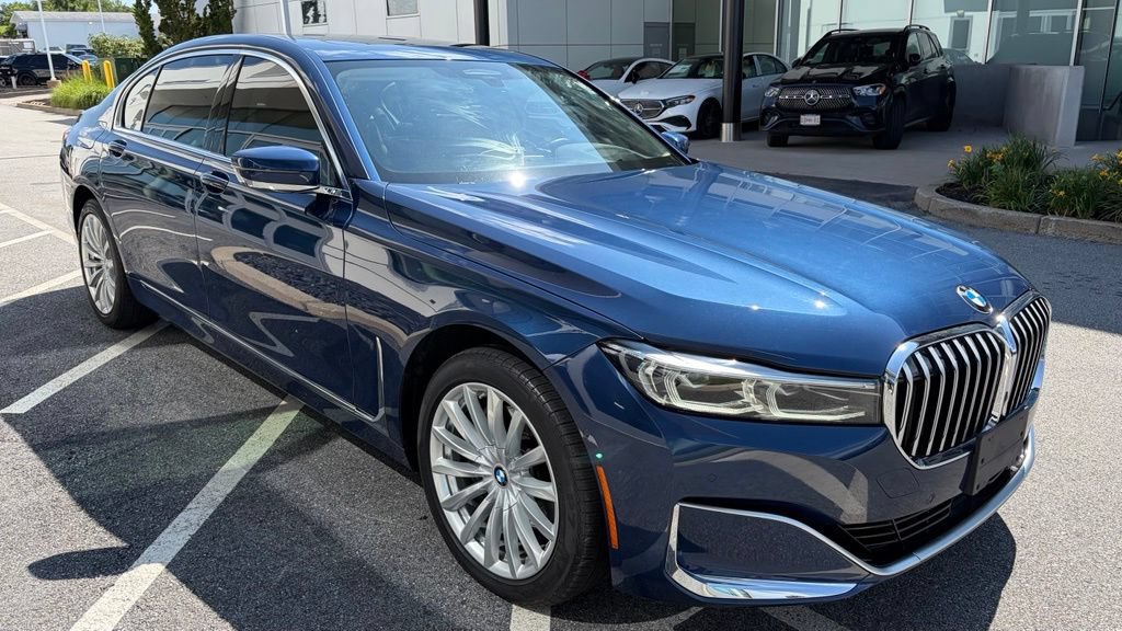 Used 2022 BMW 740i xDrive w/ Premium Package AWD/4WD image 4
