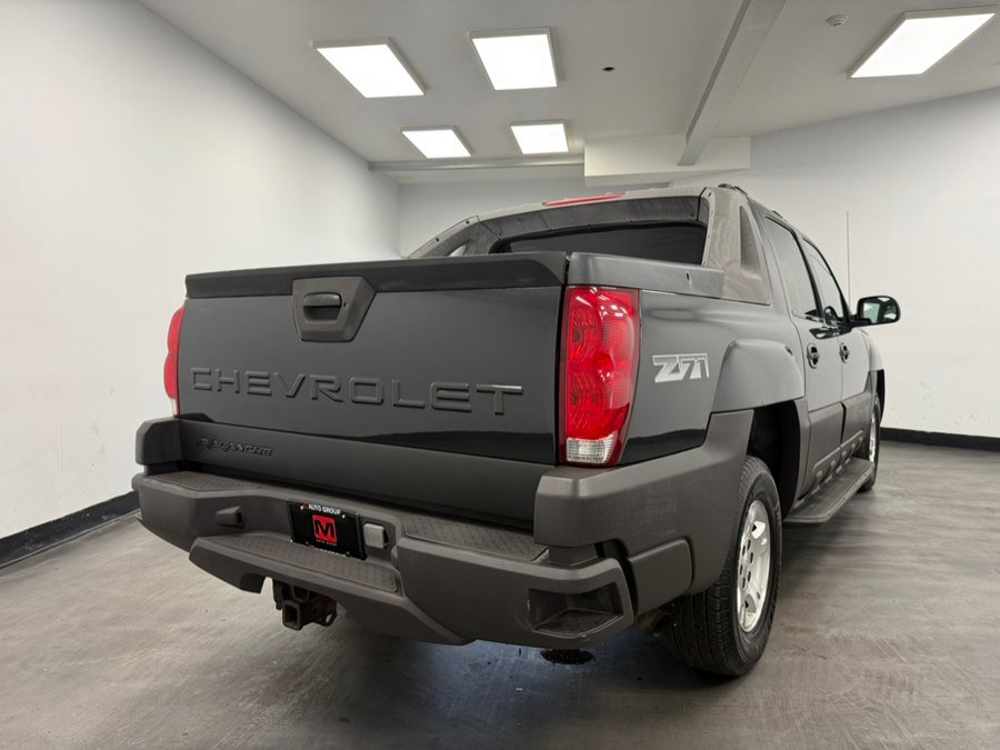 Used 2003 Chevrolet Avalanche 4x4 w/ Suspension Package, Off-Road image 10