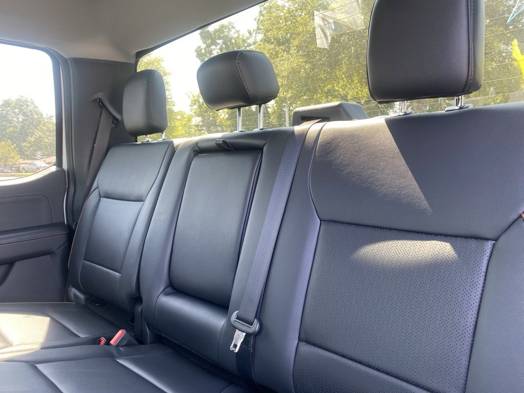 New 2026 Ford F250 Lariat w/ Black Appearance Package image 28