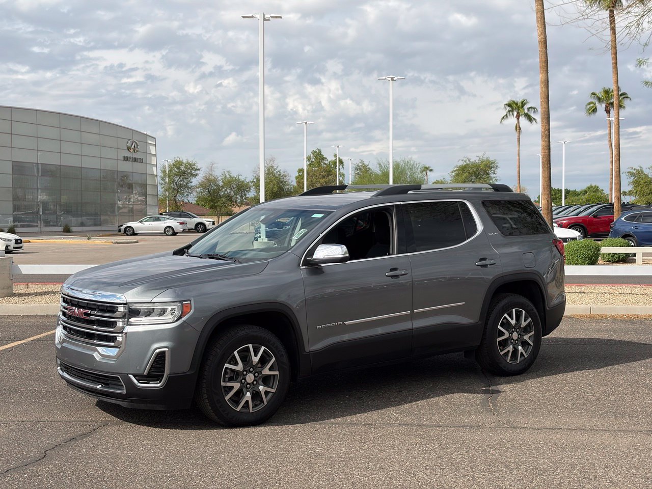 Used 2021 GMC Acadia SLE w/ Driver Convenience Package FWD image 2