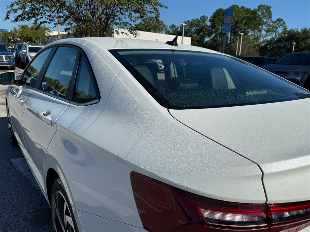 Certified 2025 Volkswagen Jetta SEL image 10