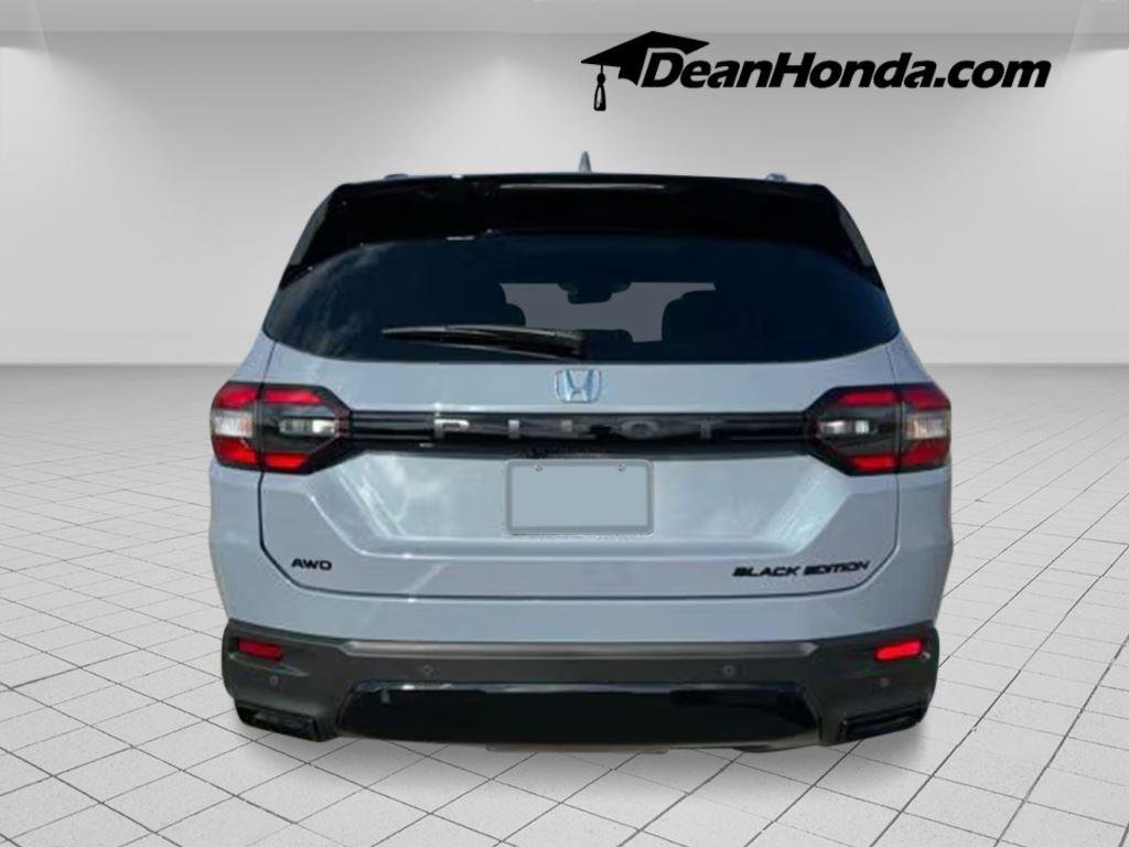 New 2026 Honda Pilot Black Edition image 4