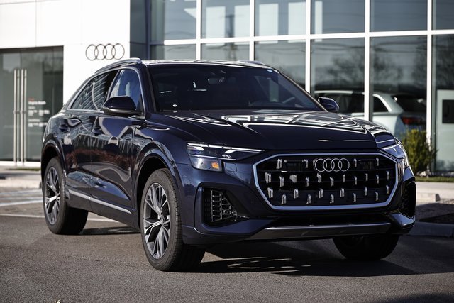 New 2026 Audi Q8 Premium image 2