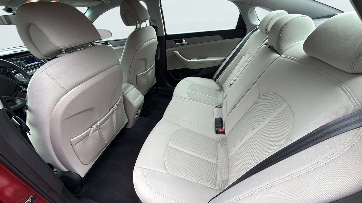 Used 2015 Hyundai Sonata SE FWD image 12