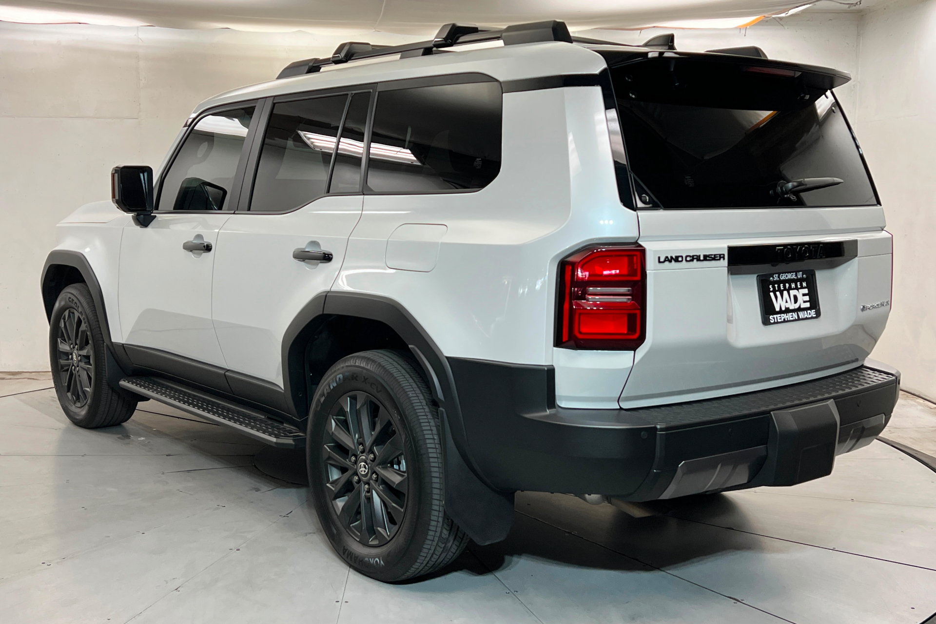 Used 2026 Toyota Land Cruiser w/ Premium Package AWD/4WD image 3