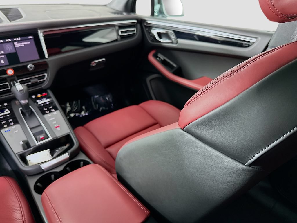 New 2026 Porsche Macan AWD/4WD image 26