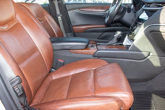 Used 2016 Cadillac XTS Luxury w/ Driver Awareness Package image 10