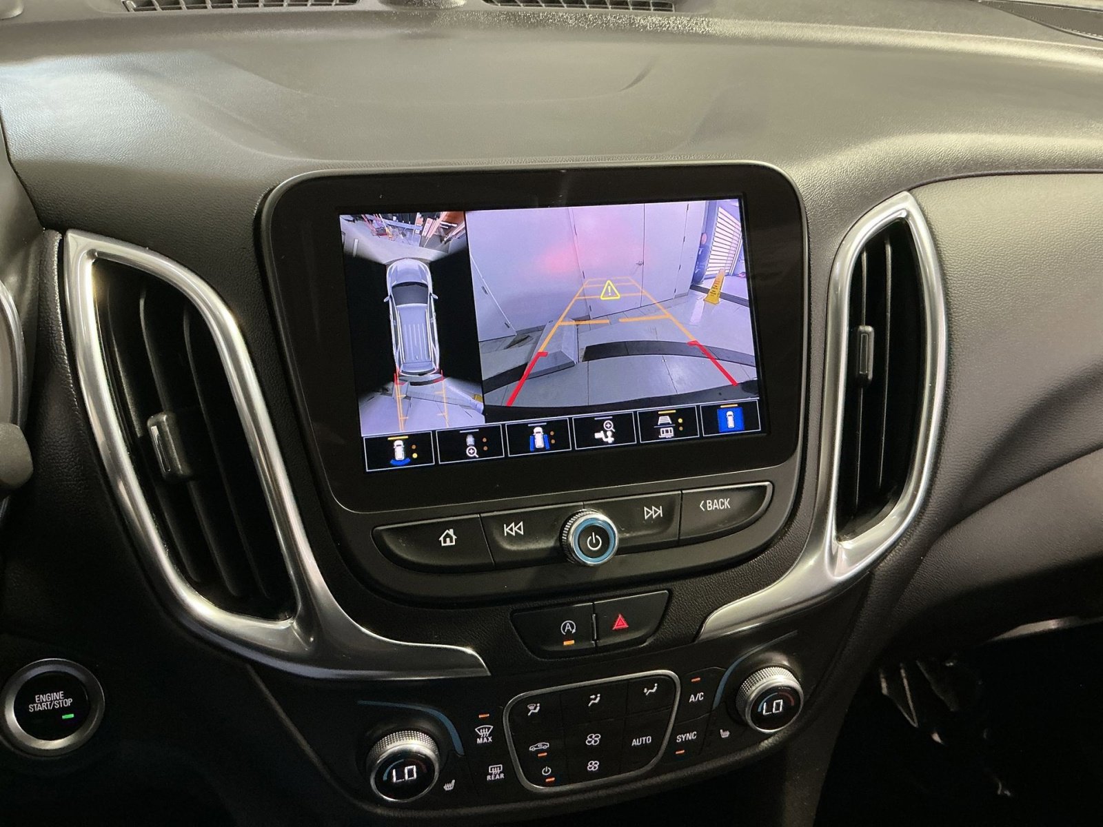 Used 2022 Chevrolet Equinox LT image 27