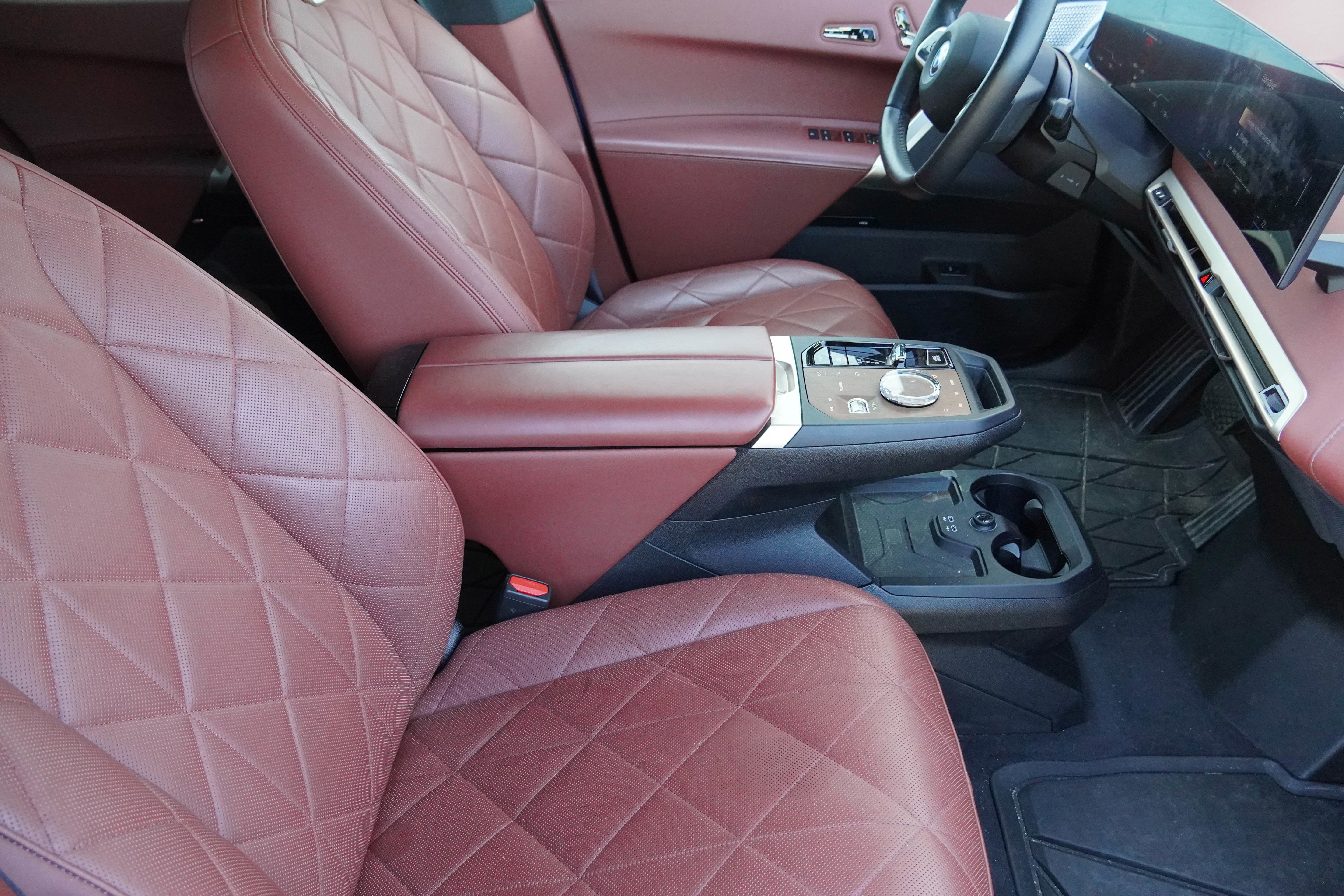 Certified 2023 BMW iX M60 w/ Executive Package AWD/4WD image 12