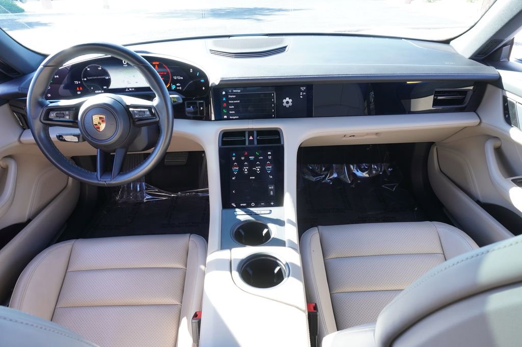 Used 2020 Porsche Taycan 4S image 11