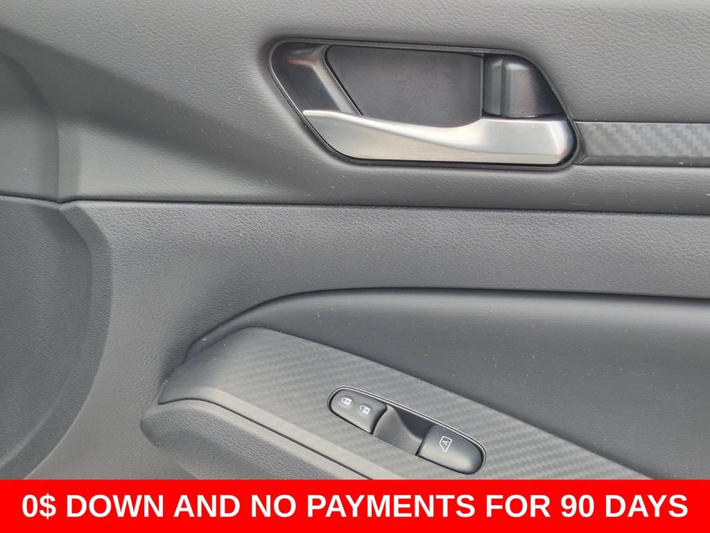 Used 2025 Nissan Altima 2.5 SV FWD image 30