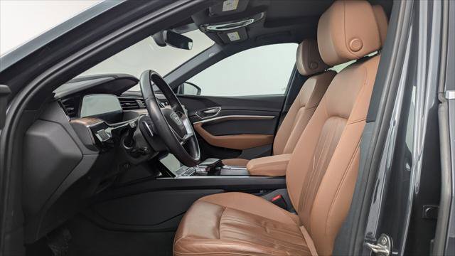 Used 2022 Audi e-tron Premium image 14
