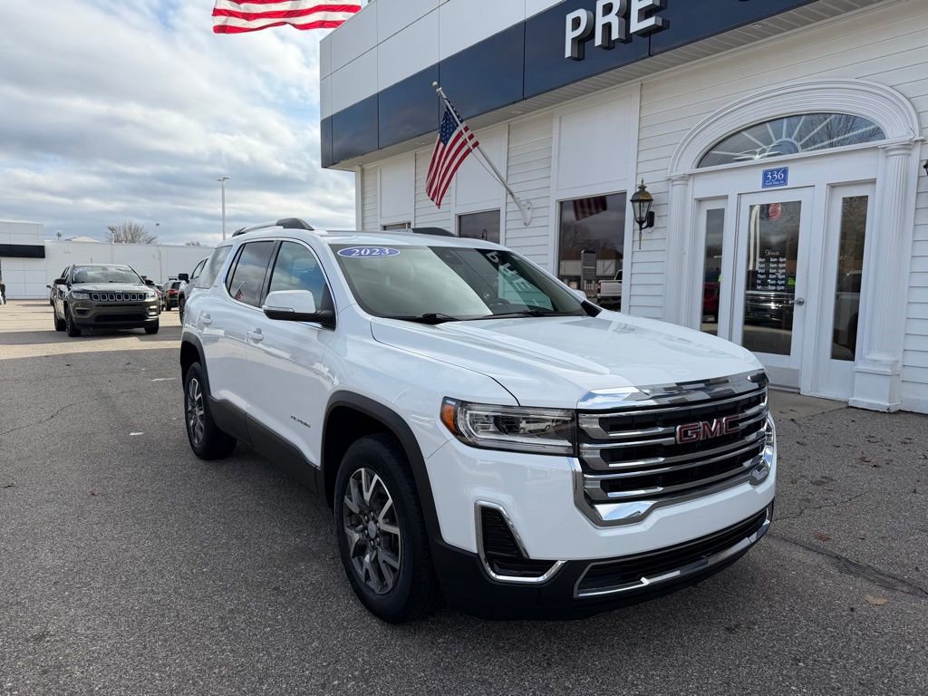 Certified 2023 GMC Acadia SLE w/ Driver Convenience Package FWD image 3
