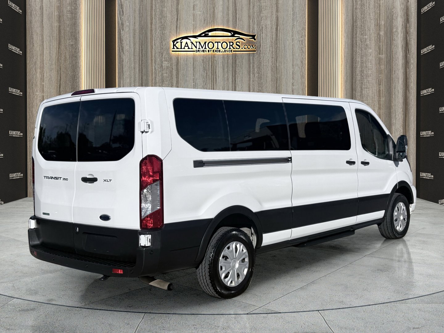 Used 2023 Ford Transit 350 XLT image 7