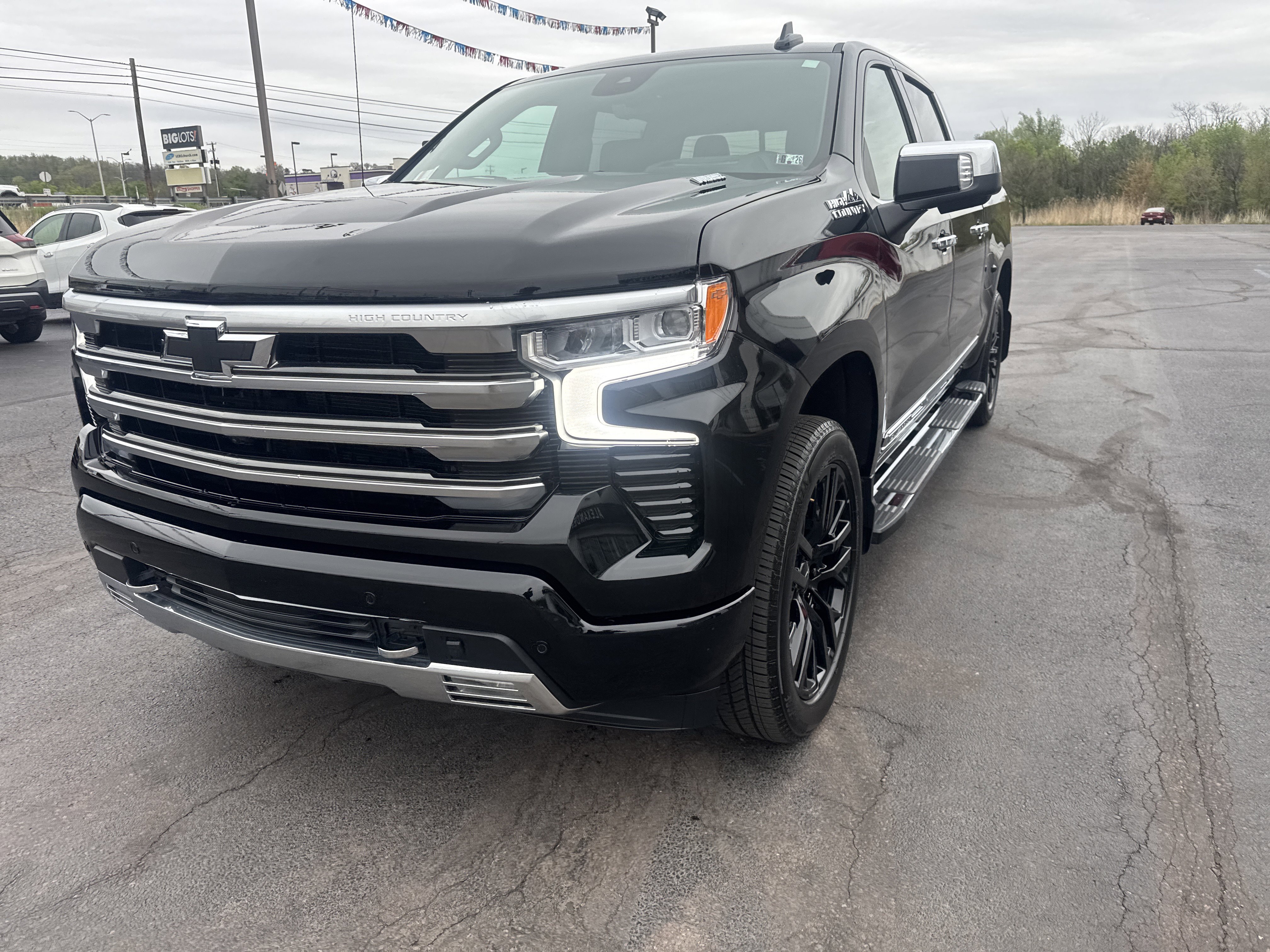 Used 2025 Chevrolet Silverado 1500 High Country w/ Technology Package AWD/4WD image 10