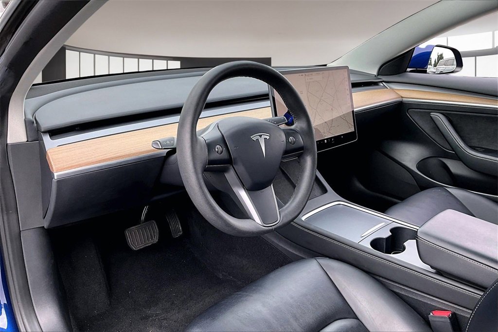 Used 2023 Tesla Model 3 Standard Range image 15