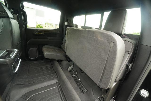 Used 2025 Chevrolet Silverado 1500 High Country w/ High Country Premium Package AWD/4WD image 35