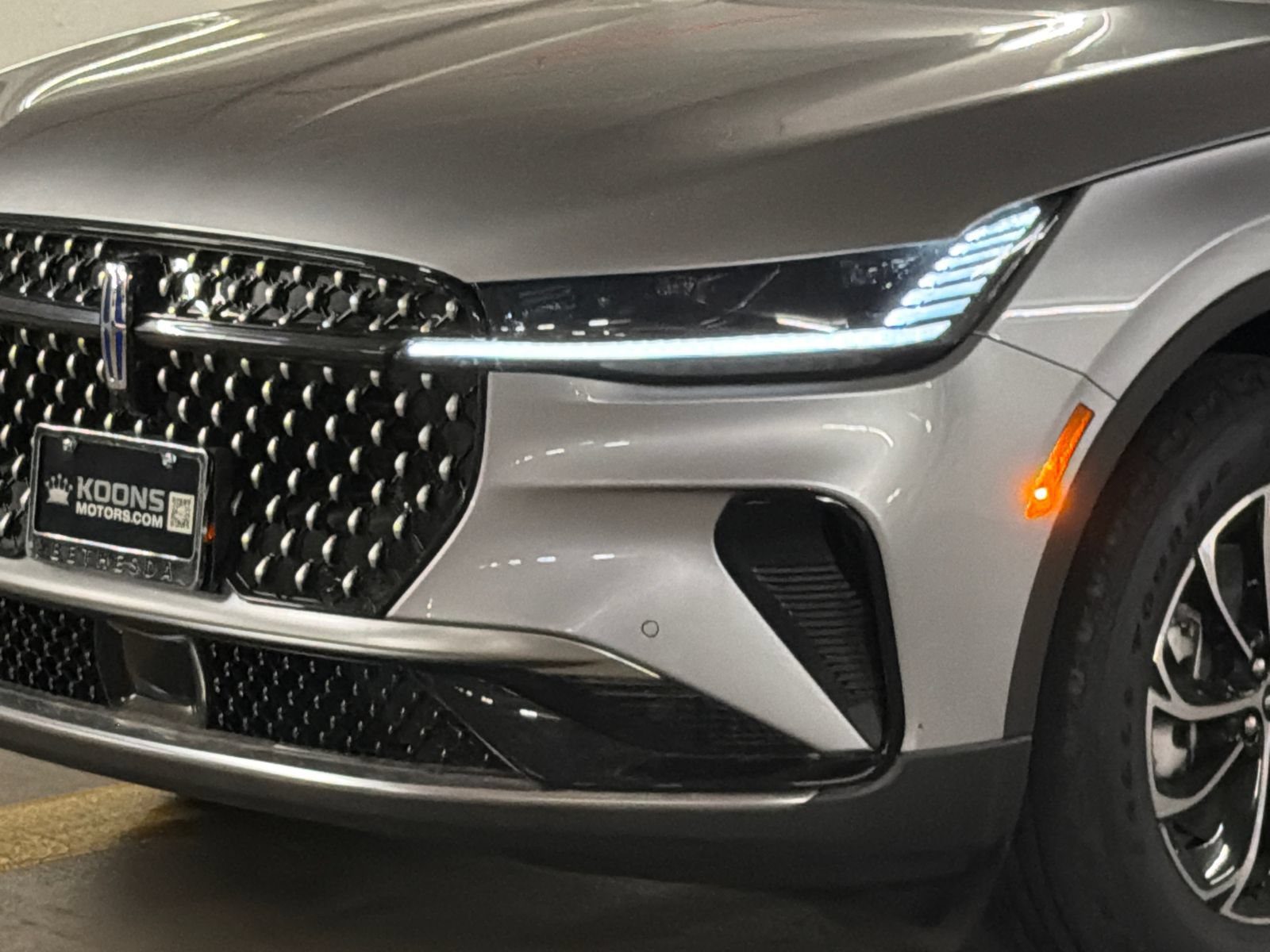 New 2026 Lincoln Nautilus Premier AWD/4WD image 2