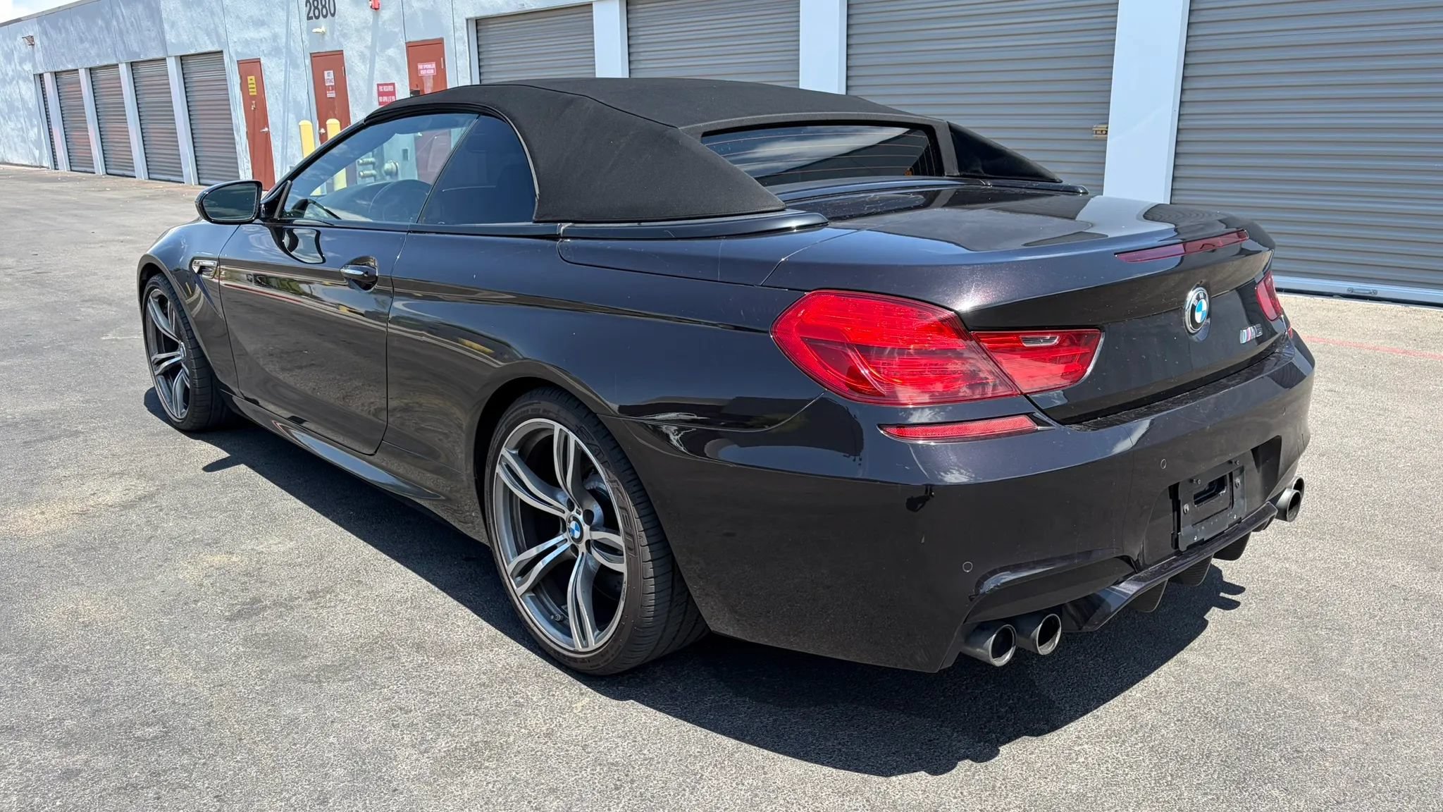 Used 2013 BMW M6 Convertible w/ Executive Pkg RWD image 3