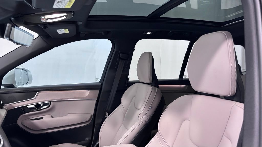 Certified 2025 Volvo XC90 B5 Core w/ Protection Package AWD/4WD image 12