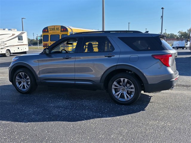 Used 2022 Ford Explorer XLT w/ Equipment Group 202A image 7