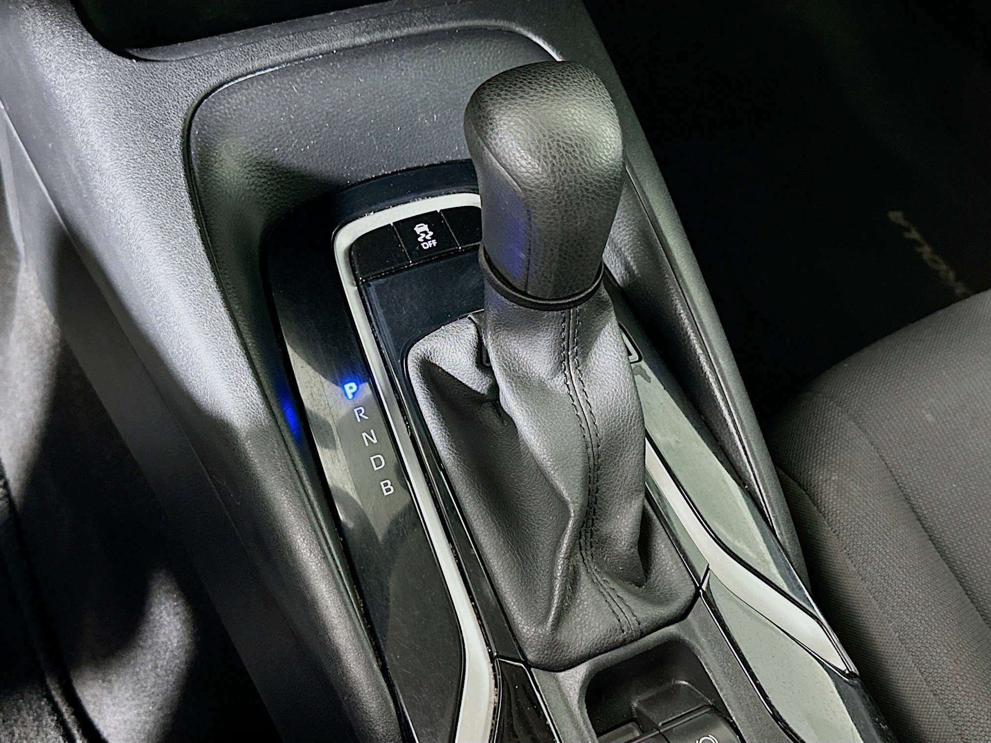 Used 2020 Toyota Corolla LE w/ LE Convenience Package image 23