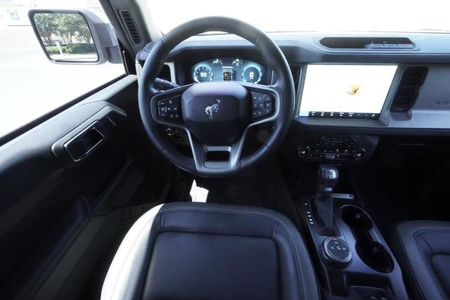 Used 2025 Ford Bronco Outer Banks AWD/4WD image 13