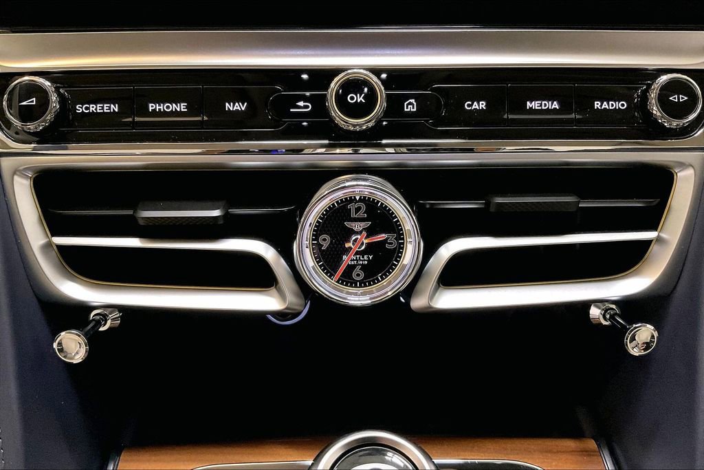 New 2026 Bentley Flying Spur Plug-In Hybrid image 24