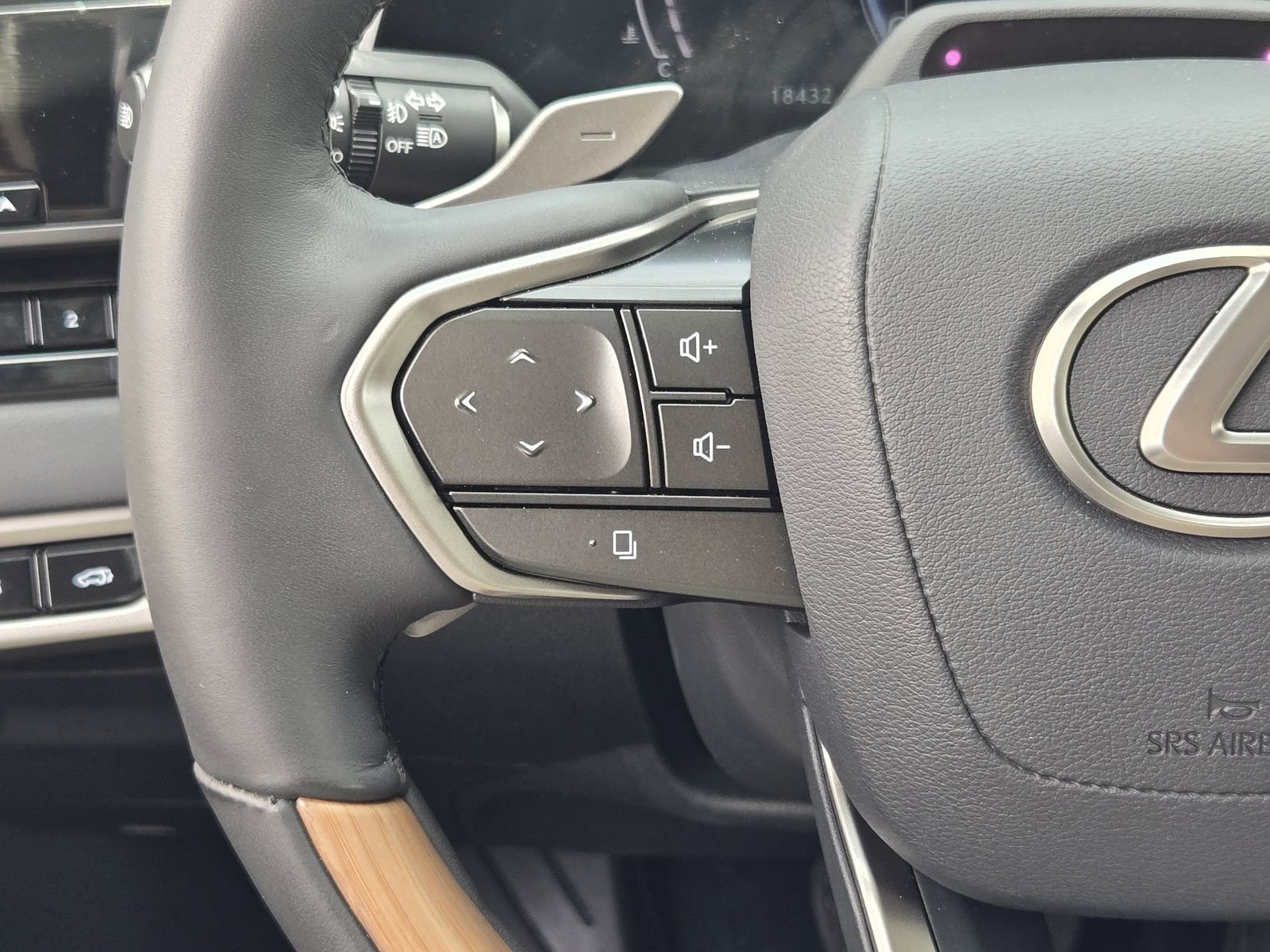 Used 2023 Lexus RX 350 FWD w/ Cold Area Package image 26