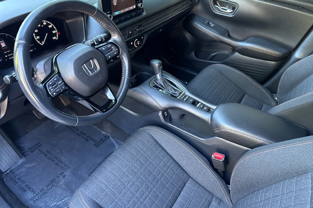 Certified 2025 Honda HR-V Sport image 3