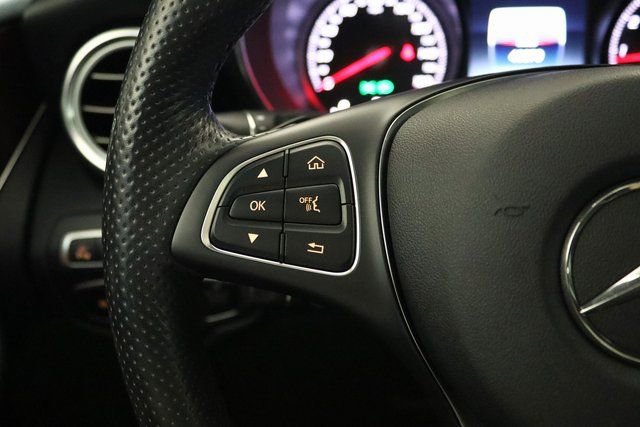 Used 2019 Mercedes-Benz GLC 300 4MATIC image 3