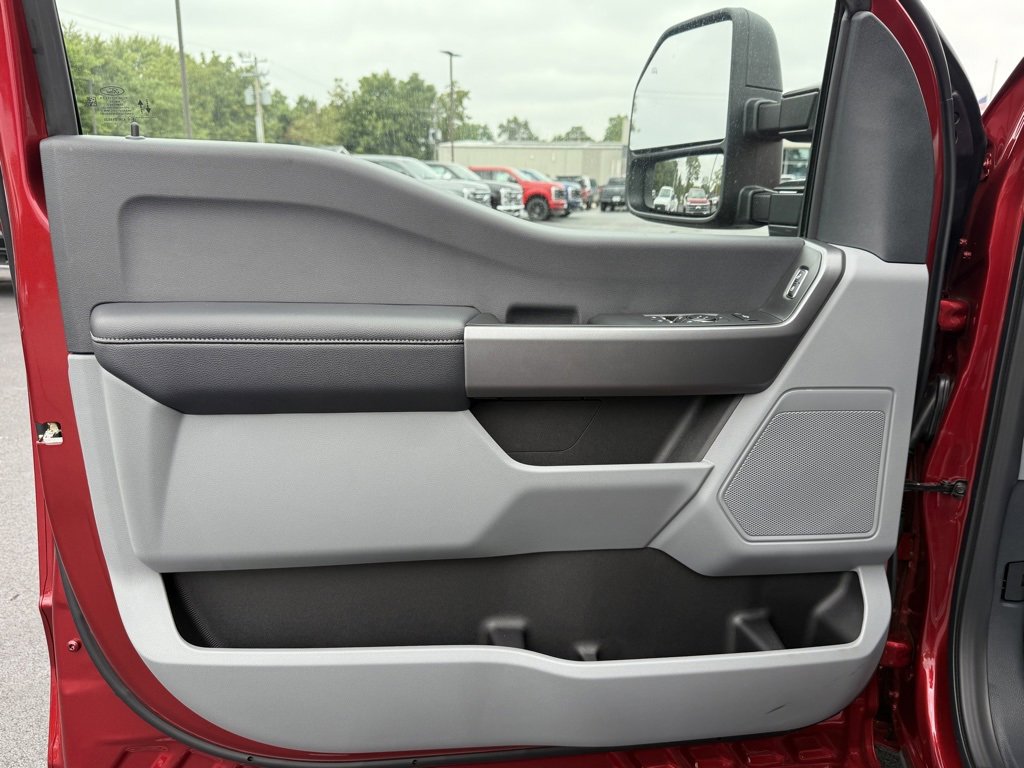 New 2026 Ford F350 XLT image 2