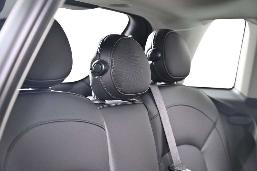 Certified 2023 MINI Cooper 4-Door Hardtop image 28