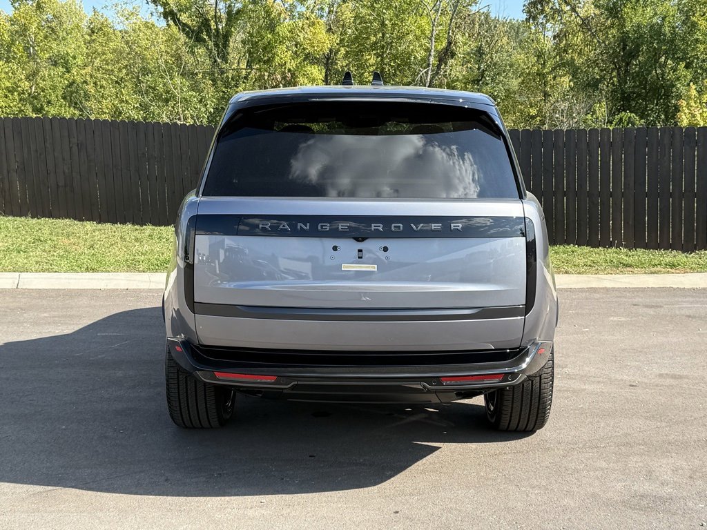 New 2025 Land Rover Range Rover SE image 4