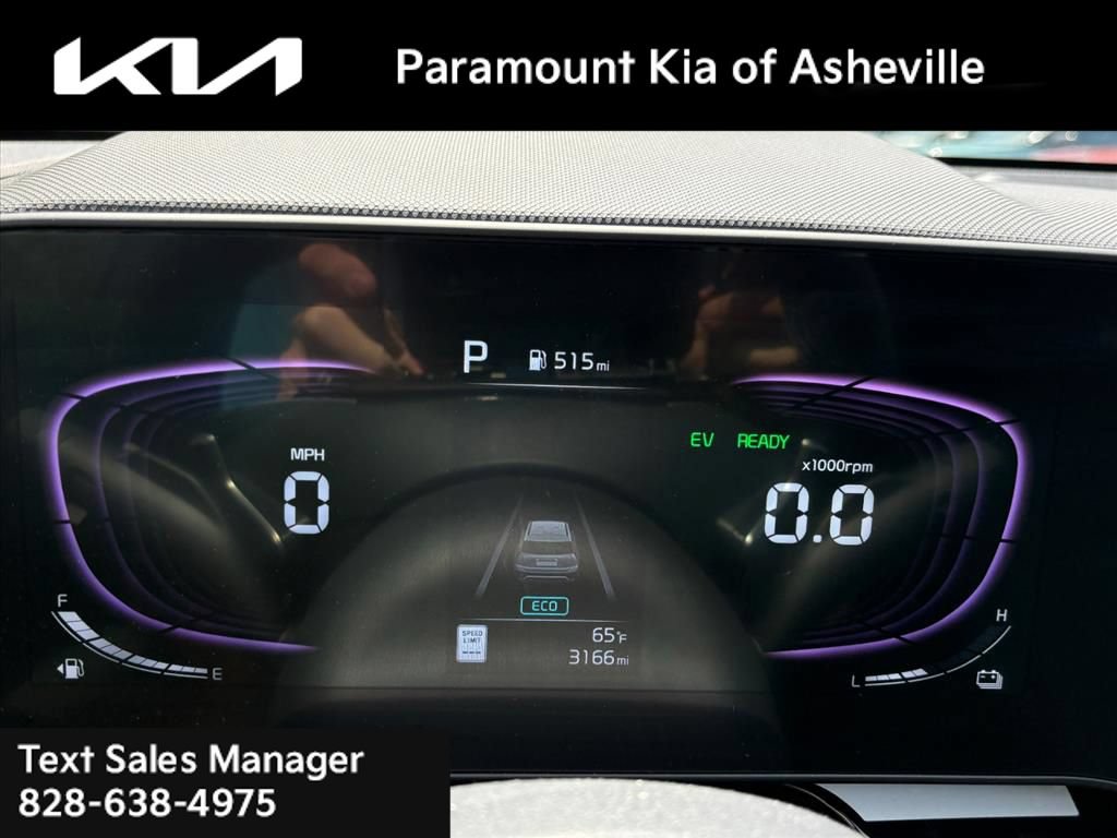 Certified 2025 Kia Niro FWD image 8