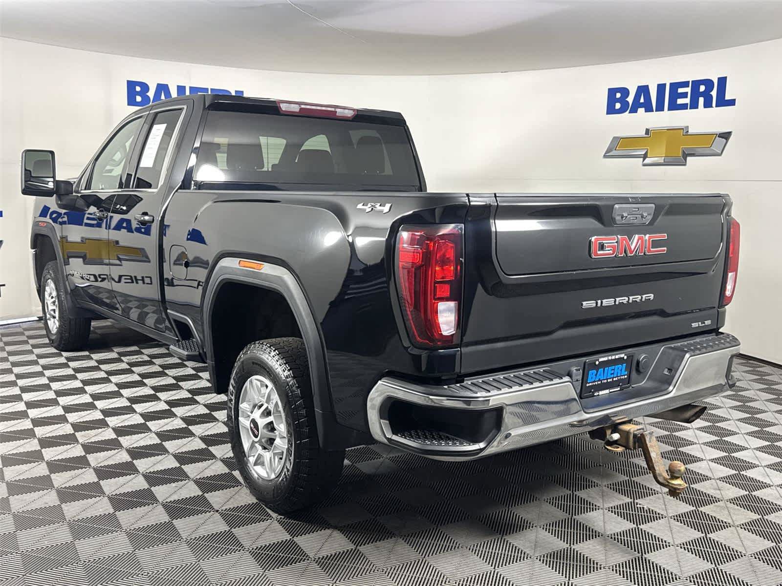 Used 2022 GMC Sierra 2500 SLE w/ SLE Convenience Package AWD/4WD image 3
