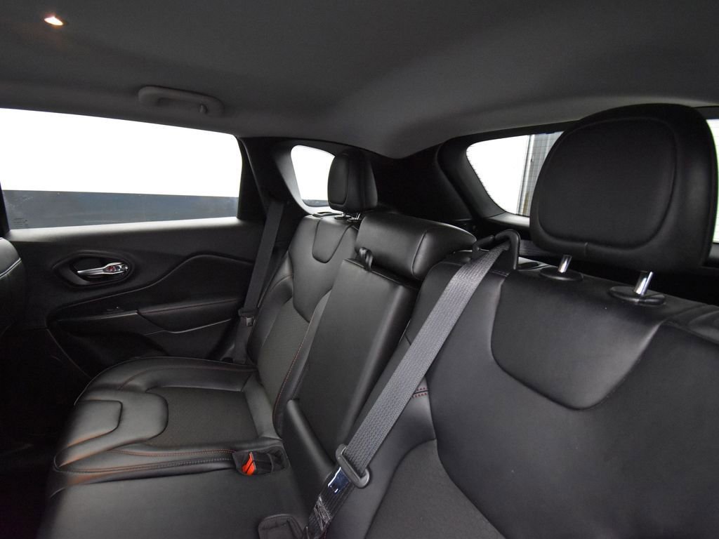 Used 2022 Jeep Cherokee Trailhawk w/ Comfort/Convenience Group image 12