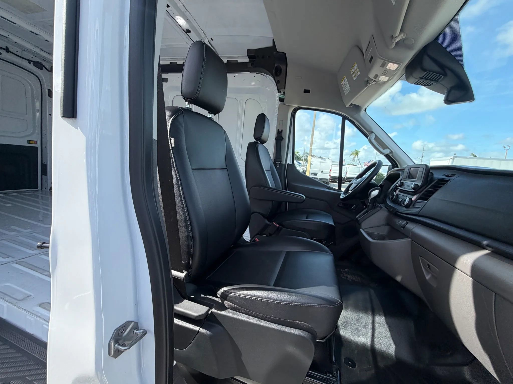Used 2025 Ford Transit 250 148 Medium Roof image 19